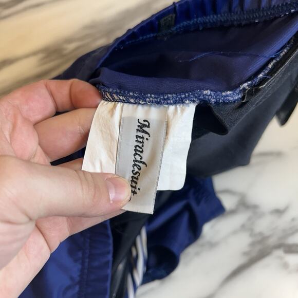 MIRACLESUIT Strapless Bathing Suit Swimsuit Tummy Control Navy Striped One Piece - Picture 3 of 6